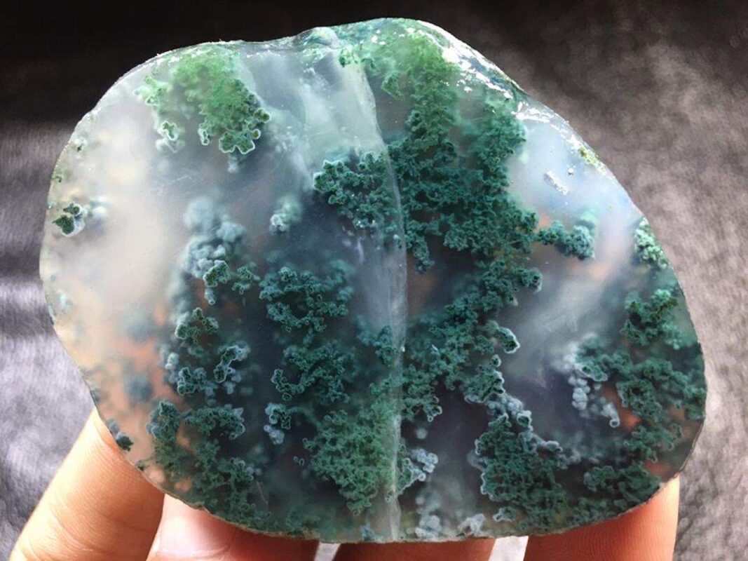 Moss Agate Beauty and Benefits moss agate