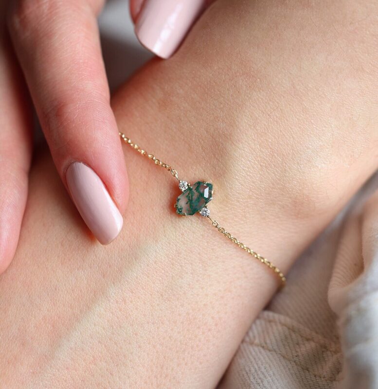 Moss Agate Beauty and Benefits moss agate