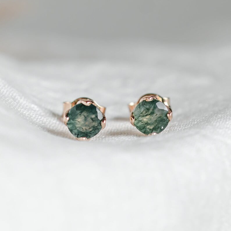 Moss Agate Beauty and Benefits moss agate